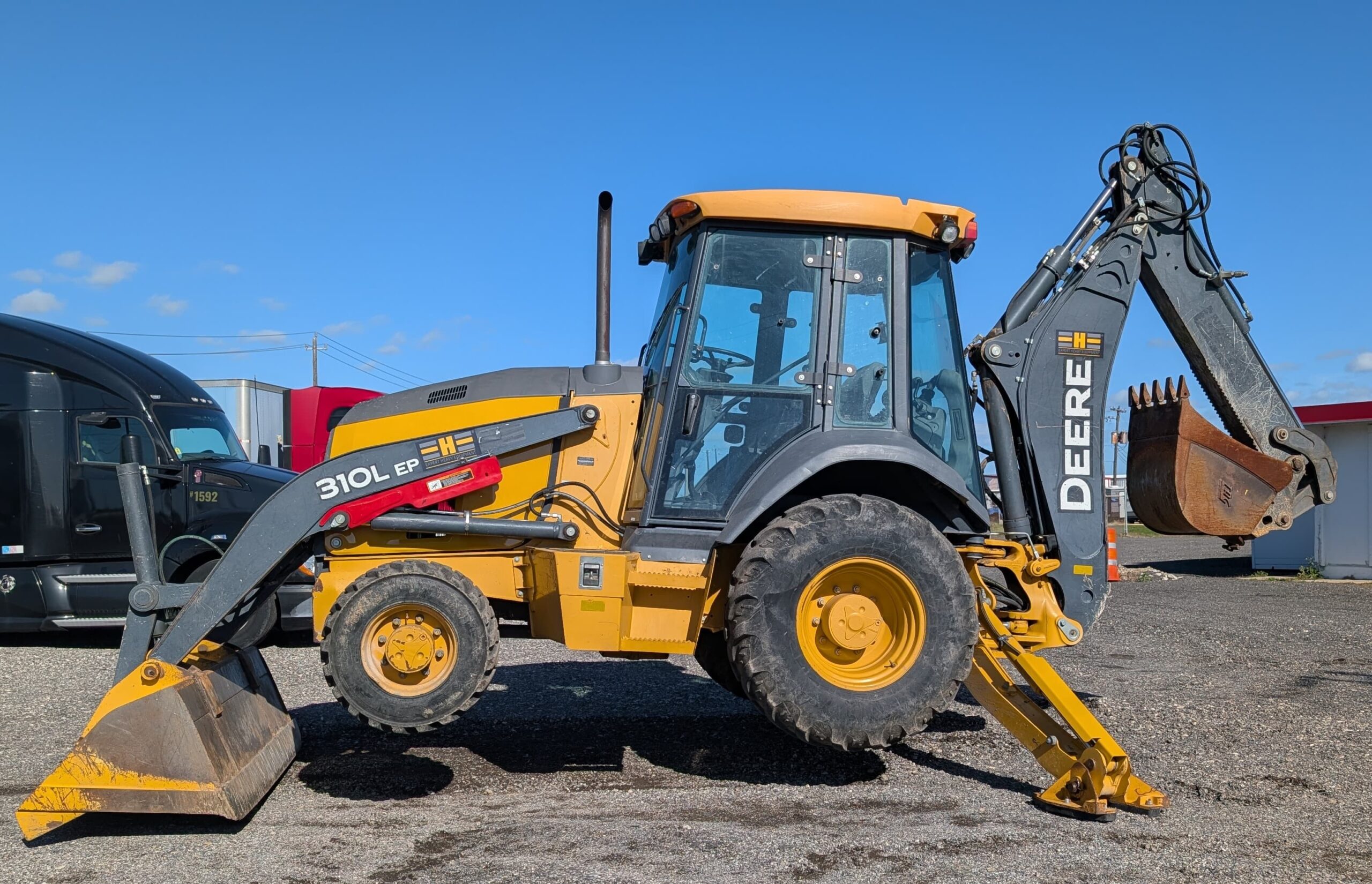 2020 DEERE 310L EP 4WD CAB BACKHOE, E-STICK WITH AUXILIARY HYDRAULICS - 384404