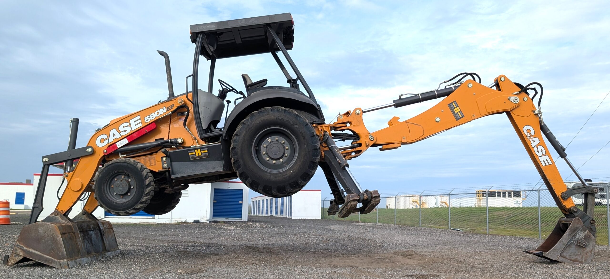 2020 CASE 580N EP 4WD BACKHOE WITH AUXILIARY HYDRAULICS -  HOURS - 760295