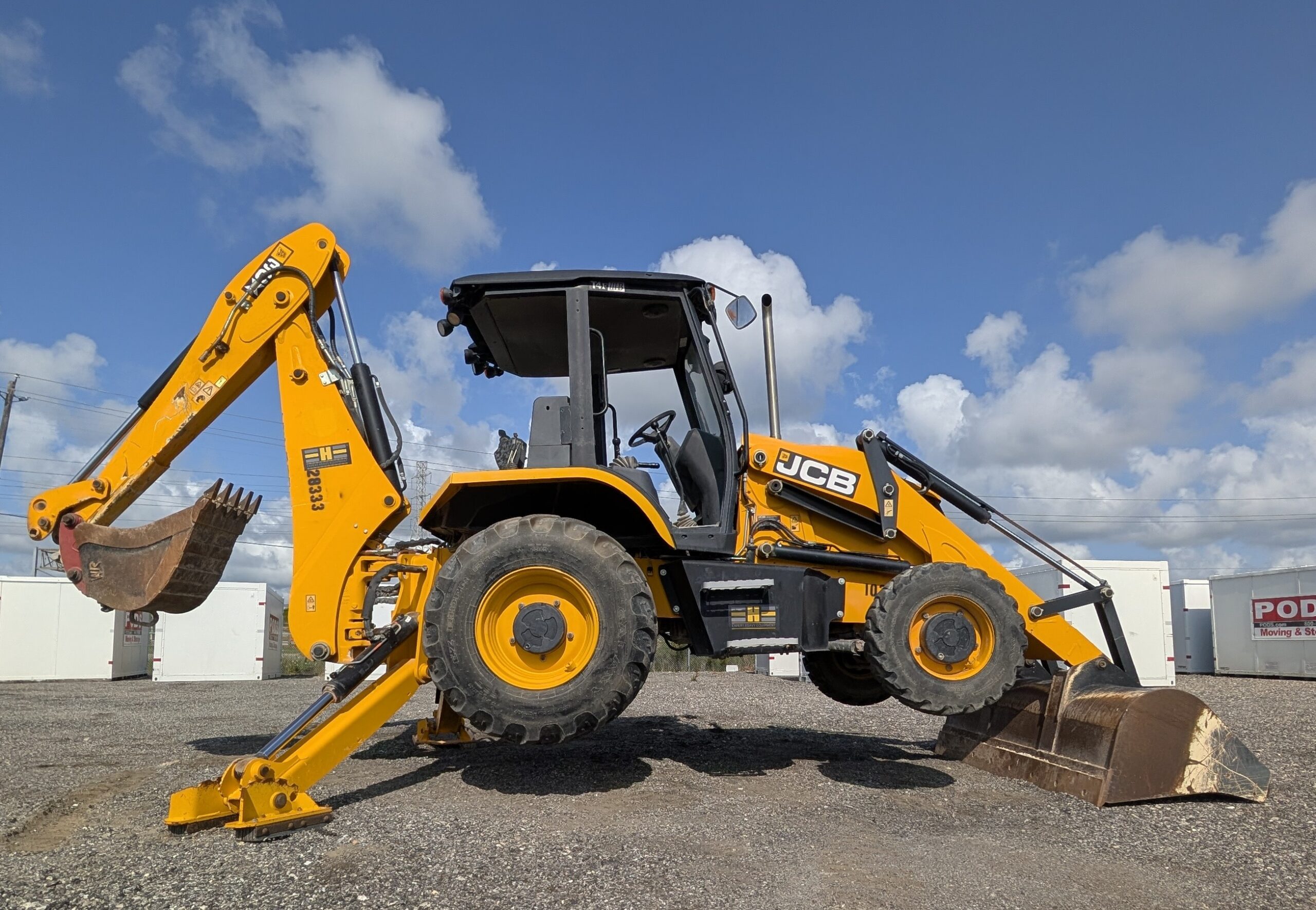 2021 JCB 3CX 4WD BACKHOE - REAR AUX HYD - COUPLER