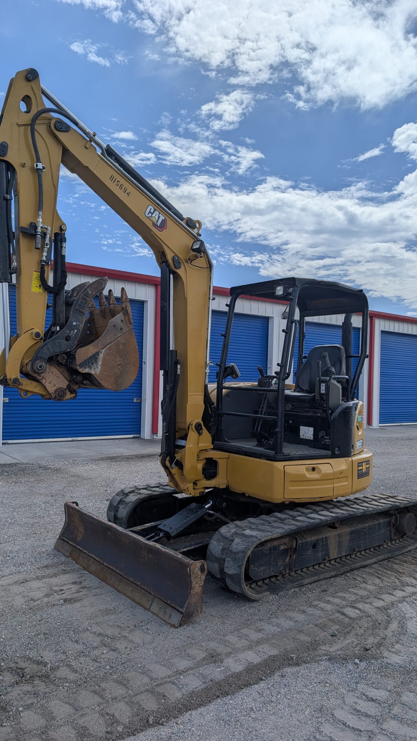 2022 CATERPILLAR 305E2 EXCAVATOR WITH AUX HYDS - HYDRAULIC THUMB